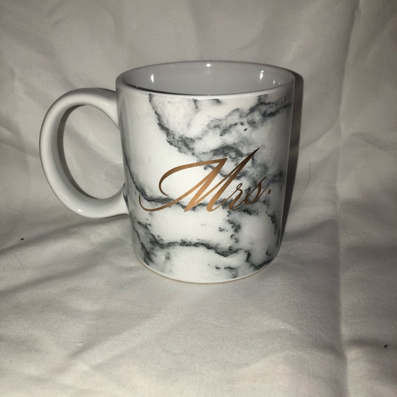 Bride Trinket Tray, Honeymoon Fund & Mrs Cups - Picture 4 of 4